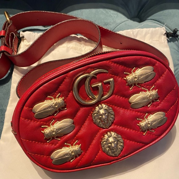 Handbags - red beld bag In perfect condition